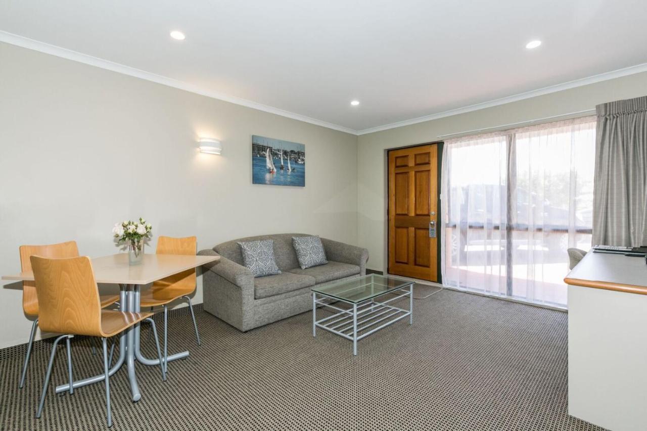 Fairley Motor Lodge Napier Bagian luar foto