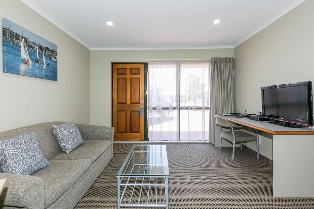 Fairley Motor Lodge Napier Bagian luar foto